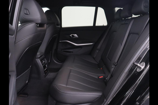 BMW 3 Serie Touring 330e Business Edition Plus | Wegklapbare trekhaak | Camera | Stoel & Stuurverwarming | Carplay | Leder