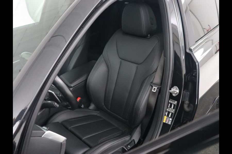 BMW 3 Serie Touring 330e Business Edition Plus | Wegklapbare trekhaak | Camera | Stoel & Stuurverwarming | Carplay | Leder