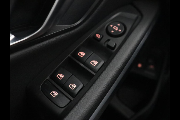 BMW 3 Serie Touring 330e Business Edition Plus | Wegklapbare trekhaak | Camera | Stoel & Stuurverwarming | Carplay | Leder