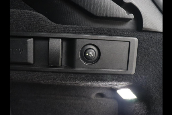 BMW 3 Serie Touring 330e Business Edition Plus | Wegklapbare trekhaak | Camera | Stoel & Stuurverwarming | Carplay | Leder