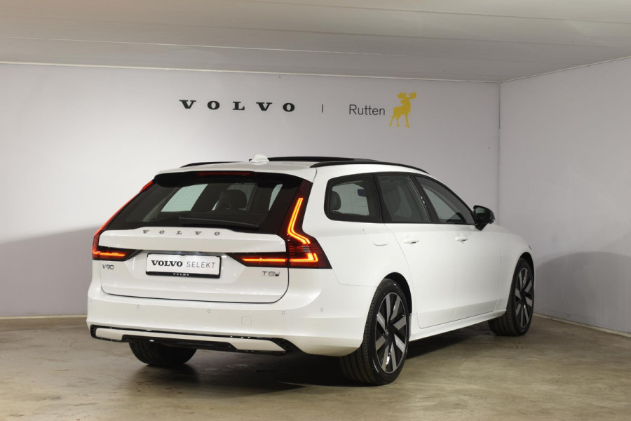 Volvo V90 T8 455PK Automaat Plug-in Hybrid AWD Ultra Dark / Navigatie / 360 Camera / Harman Kardon / Stuur & Stoelverwarming / Gelaagde Zijruiten / LM Velgen / Trekhaak