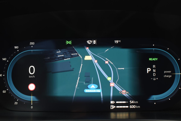 Volvo V90 T8 455PK Automaat Plug-in Hybrid AWD Ultra Dark / Navigatie / 360 Camera / Harman Kardon / Stuur & Stoelverwarming / Gelaagde Zijruiten / LM Velgen / Trekhaak