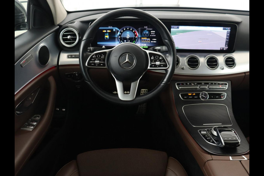 Mercedes-Benz E-Klasse 300 e 4MATIC Avantgarde | Adaptive Cruise | 360 Camera | Stoelverwarming | Carplay | Navigatie | Virtual Cockpit | Sfeerverlichting