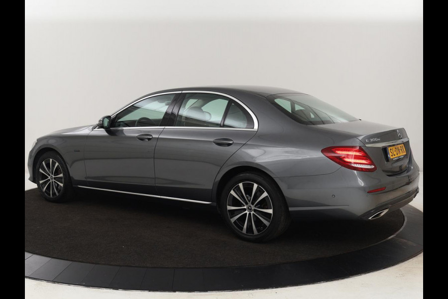 Mercedes-Benz E-Klasse 300 e 4MATIC Avantgarde | Adaptive Cruise | 360 Camera | Stoelverwarming | Carplay | Navigatie | Virtual Cockpit | Sfeerverlichting