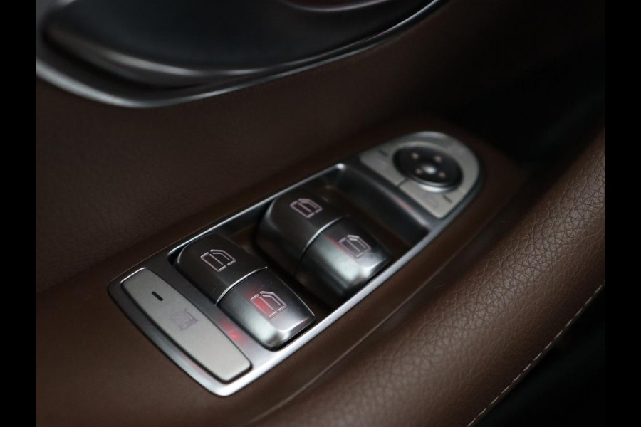 Mercedes-Benz E-Klasse 300 e 4MATIC Avantgarde | Adaptive Cruise | 360 Camera | Stoelverwarming | Carplay | Navigatie | Virtual Cockpit | Sfeerverlichting