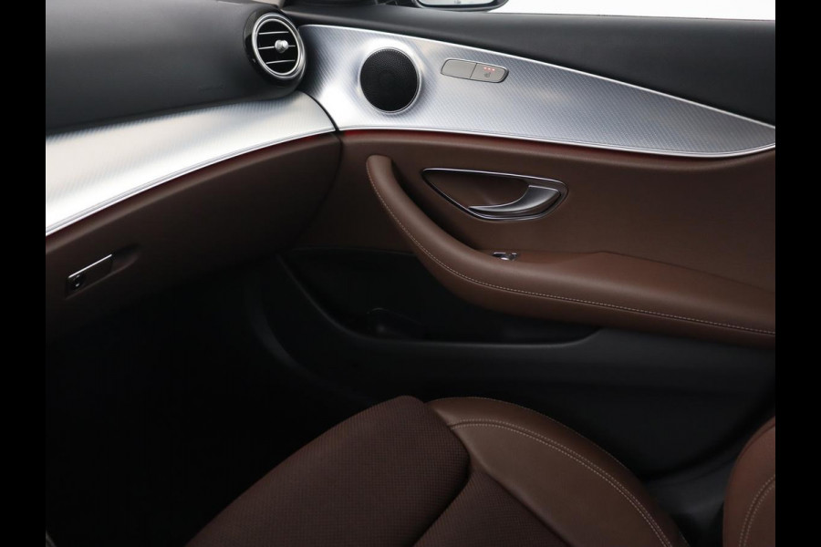 Mercedes-Benz E-Klasse 300 e 4MATIC Avantgarde | Adaptive Cruise | 360 Camera | Stoelverwarming | Carplay | Navigatie | Virtual Cockpit | Sfeerverlichting