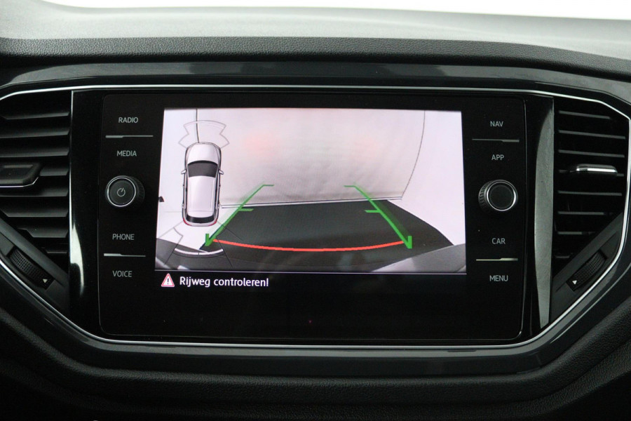 Volkswagen T-Roc 1.5 TSI Sport Business R (PANORAMADAK, DIGITALE COCKPIT, NAVIGATIE, CRUISE ADAPTIEF, NL-AUTO, GOED ONDERHOUDEN)