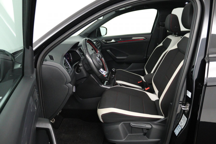 Volkswagen T-Roc 1.5 TSI Sport Business R (PANORAMADAK, DIGITALE COCKPIT, NAVIGATIE, CRUISE ADAPTIEF, NL-AUTO, GOED ONDERHOUDEN)