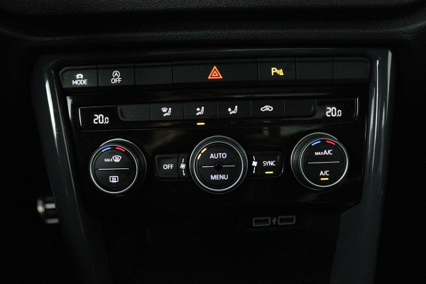 Volkswagen T-Roc 1.5 TSI Sport Business R (PANORAMADAK, DIGITALE COCKPIT, NAVIGATIE, CRUISE ADAPTIEF, NL-AUTO, GOED ONDERHOUDEN)