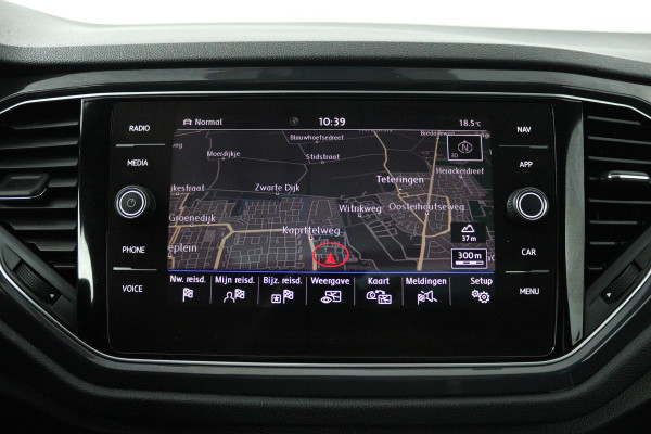 Volkswagen T-Roc 1.5 TSI Sport Business R (PANORAMADAK, DIGITALE COCKPIT, NAVIGATIE, CRUISE ADAPTIEF, NL-AUTO, GOED ONDERHOUDEN)