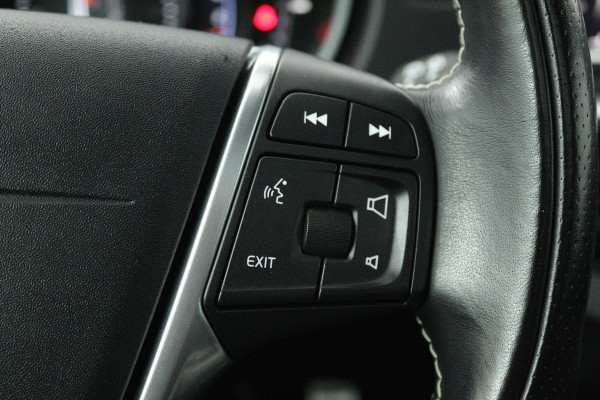 Volvo V40 1.5 T3 Polar+ Sport (STOELVERWARING, ACHTERUITRIJCAMERA, CRUISE CONTROL, PARKEERSENSOREN, NAVIGATIE, NL-AUTO)