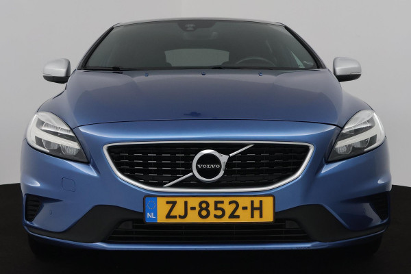 Volvo V40 1.5 T3 Polar+ Sport (STOELVERWARING, ACHTERUITRIJCAMERA, CRUISE CONTROL, PARKEERSENSOREN, NAVIGATIE, NL-AUTO)