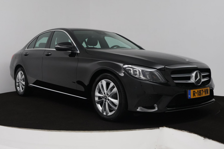 Mercedes-Benz C-Klasse 200 Premium Plus Pack (SFEERVERLICHTING, STOELVERWARMING, ACHTERUITRIJCAMERA, ELEKTR STOELEN, NL-AUTO)