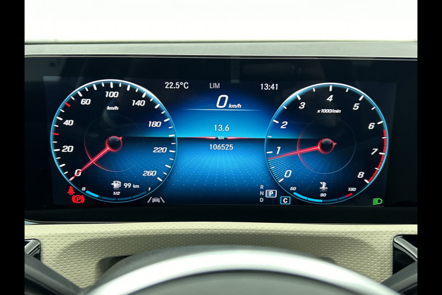 Mercedes-Benz A-Klasse 180 Business Solution Luxury (SFEERVERLICHTING, TREKHAAK AFNEEMBAAR, CAMERA, 1e EIGENAAR)