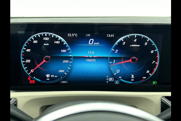 Mercedes-Benz A-Klasse 180 Business Solution Luxury (SFEERVERLICHTING, TREKHAAK AFNEEMBAAR, CAMERA, 1e EIGENAAR)