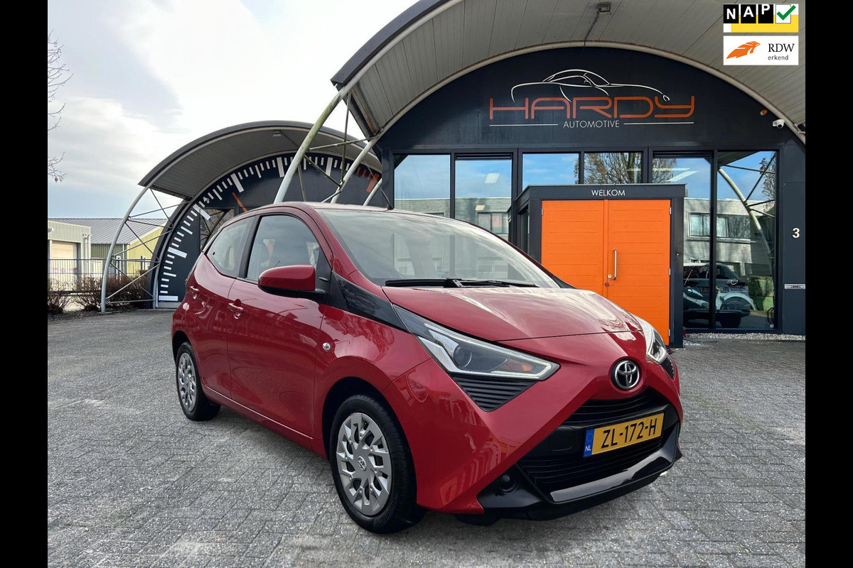 Toyota Aygo 1.0 VVT-i x-play Apple Carplay Camera NW Model Toyota Aygo 1.0 VVT-i x-play Apple Carplay Camera NW Model