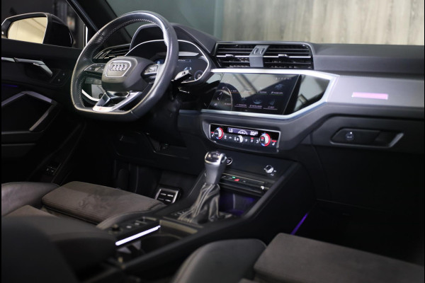 Audi Q3 45 TFSI e S Line Competition / SONOS / Camera / Lane Assist / Open Panoramadak / Virtual Cockpit / Led / Pdc / 20 Inch Audi Q3 45 TFSI e S Line Competition / SONOS / Camera / Lane Assist / Open Panoramadak / Virtual Cockpit / Led / Pdc / 20 Inch