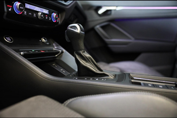 Audi Q3 45 TFSI e S Line Competition / SONOS / Camera / Lane Assist / Open Panoramadak / Virtual Cockpit / Led / Pdc / 20 Inch Audi Q3 45 TFSI e S Line Competition / SONOS / Camera / Lane Assist / Open Panoramadak / Virtual Cockpit / Led / Pdc / 20 Inch