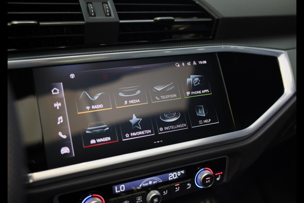 Audi Q3 45 TFSI e S Line Competition / SONOS / Camera / Lane Assist / Open Panoramadak / Virtual Cockpit / Led / Pdc / 20 Inch Audi Q3 45 TFSI e S Line Competition / SONOS / Camera / Lane Assist / Open Panoramadak / Virtual Cockpit / Led / Pdc / 20 Inch