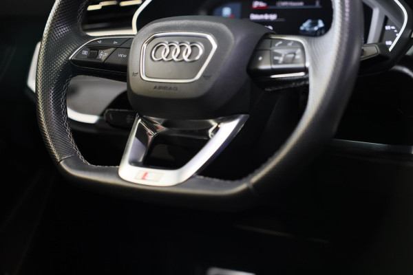 Audi Q3 45 TFSI e S Line Competition / SONOS / Camera / Lane Assist / Open Panoramadak / Virtual Cockpit / Led / Pdc / 20 Inch Audi Q3 45 TFSI e S Line Competition / SONOS / Camera / Lane Assist / Open Panoramadak / Virtual Cockpit / Led / Pdc / 20 Inch