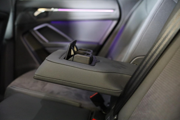 Audi Q3 45 TFSI e S Line Competition / SONOS / Camera / Lane Assist / Open Panoramadak / Virtual Cockpit / Led / Pdc / 20 Inch Audi Q3 45 TFSI e S Line Competition / SONOS / Camera / Lane Assist / Open Panoramadak / Virtual Cockpit / Led / Pdc / 20 Inch
