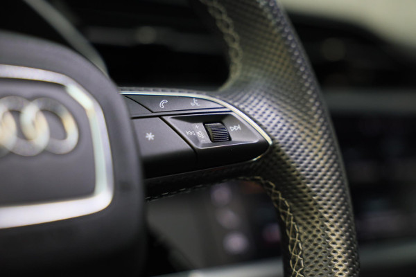 Audi Q3 45 TFSI e S Line Competition / SONOS / Camera / Lane Assist / Open Panoramadak / Virtual Cockpit / Led / Pdc / 20 Inch Audi Q3 45 TFSI e S Line Competition / SONOS / Camera / Lane Assist / Open Panoramadak / Virtual Cockpit / Led / Pdc / 20 Inch