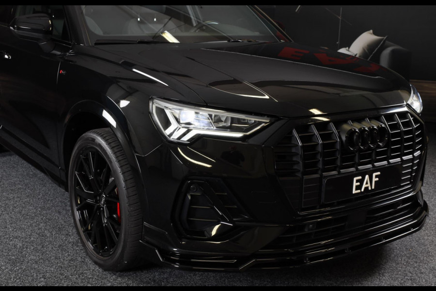 Audi Q3 45 TFSI e S Line Competition / SONOS / Camera / Lane Assist / Open Panoramadak / Virtual Cockpit / Led / Pdc / 20 Inch Audi Q3 45 TFSI e S Line Competition / SONOS / Camera / Lane Assist / Open Panoramadak / Virtual Cockpit / Led / Pdc / 20 Inch