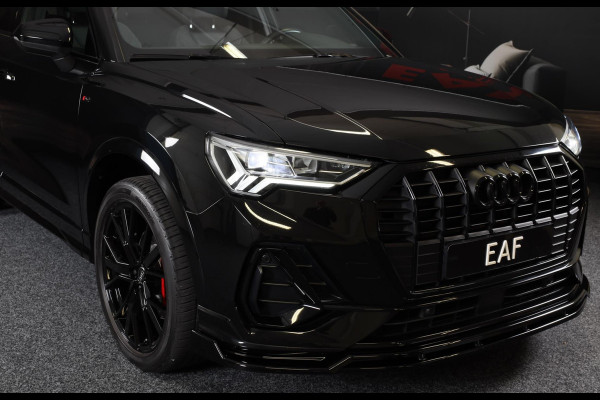 Audi Q3 45 TFSI e S Line Competition / SONOS / Camera / Lane Assist / Open Panoramadak / Virtual Cockpit / Led / Pdc / 20 Inch Audi Q3 45 TFSI e S Line Competition / SONOS / Camera / Lane Assist / Open Panoramadak / Virtual Cockpit / Led / Pdc / 20 Inch