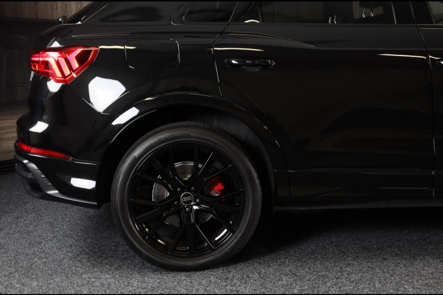 Audi Q3 45 TFSI e S Line Competition / SONOS / Camera / Lane Assist / Open Panoramadak / Virtual Cockpit / Led / Pdc / 20 Inch Audi Q3 45 TFSI e S Line Competition / SONOS / Camera / Lane Assist / Open Panoramadak / Virtual Cockpit / Led / Pdc / 20 Inch