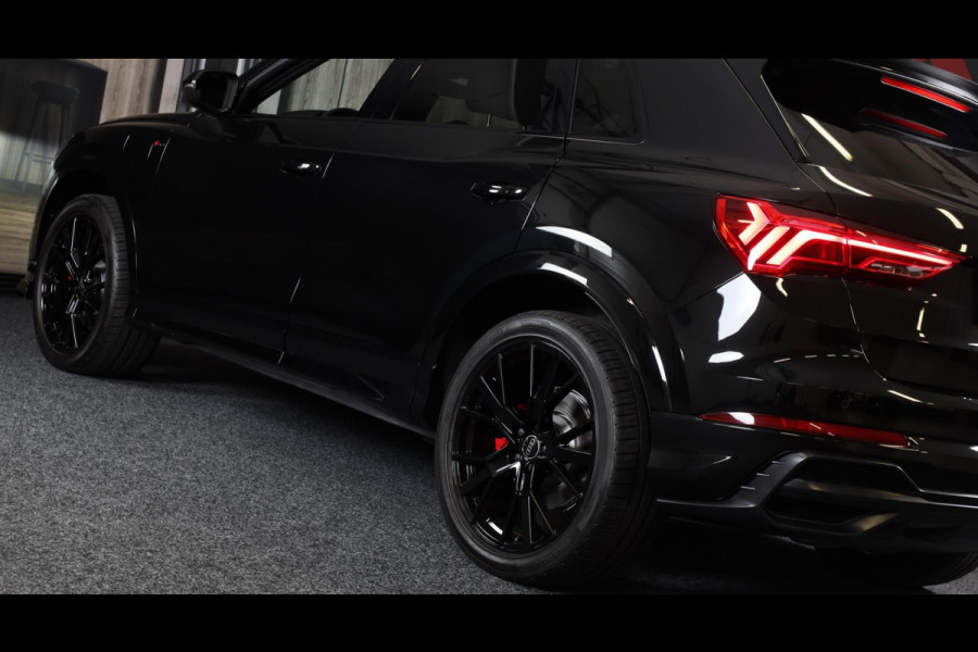 Audi Q3 45 TFSI e S Line Competition / SONOS / Camera / Lane Assist / Open Panoramadak / Virtual Cockpit / Led / Pdc / 20 Inch Audi Q3 45 TFSI e S Line Competition / SONOS / Camera / Lane Assist / Open Panoramadak / Virtual Cockpit / Led / Pdc / 20 Inch