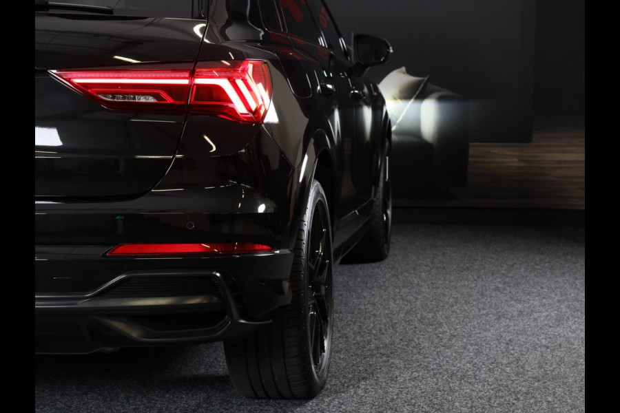 Audi Q3 45 TFSI e S Line Competition / SONOS / Camera / Lane Assist / Open Panoramadak / Virtual Cockpit / Led / Pdc / 20 Inch Audi Q3 45 TFSI e S Line Competition / SONOS / Camera / Lane Assist / Open Panoramadak / Virtual Cockpit / Led / Pdc / 20 Inch
