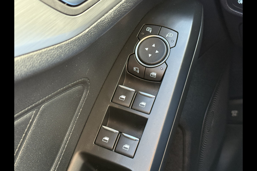 Ford FOCUS Wagon BWJ 11-2019 | 1.5TDCI 120PK Titanium Bus. | CLIMA | NAVI | CARPLAY | PDC 2X | CRUISE | DAB | LICHTMETAAL |