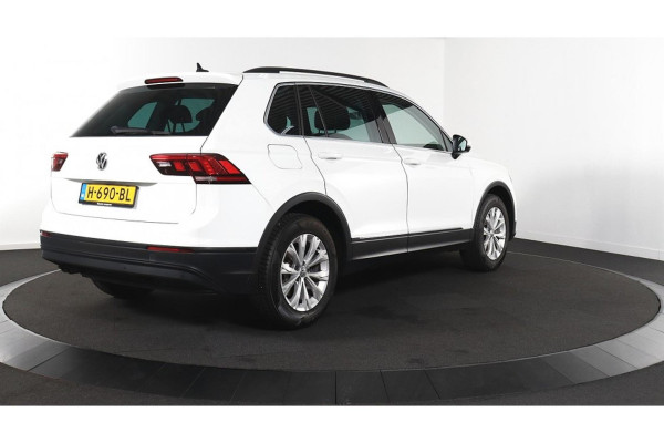 Volkswagen Tiguan 1.5 TSI Comfortline - Navi - Climate - Cruise - Parkeerhulp - Org.NL