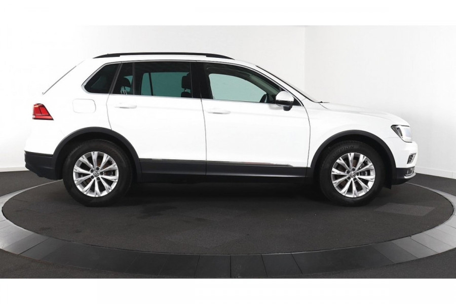 Volkswagen Tiguan 1.5 TSI Comfortline - Navi - Climate - Cruise - Parkeerhulp - Org.NL
