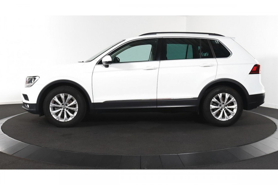 Volkswagen Tiguan 1.5 TSI Comfortline - Navi - Climate - Cruise - Parkeerhulp - Org.NL