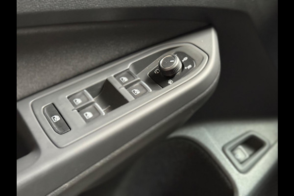 Volkswagen Golf 1.4 eHybrid GTE | Pano | IQ Light | HUD | Trekhaak | Keyless | sfeerverlichting