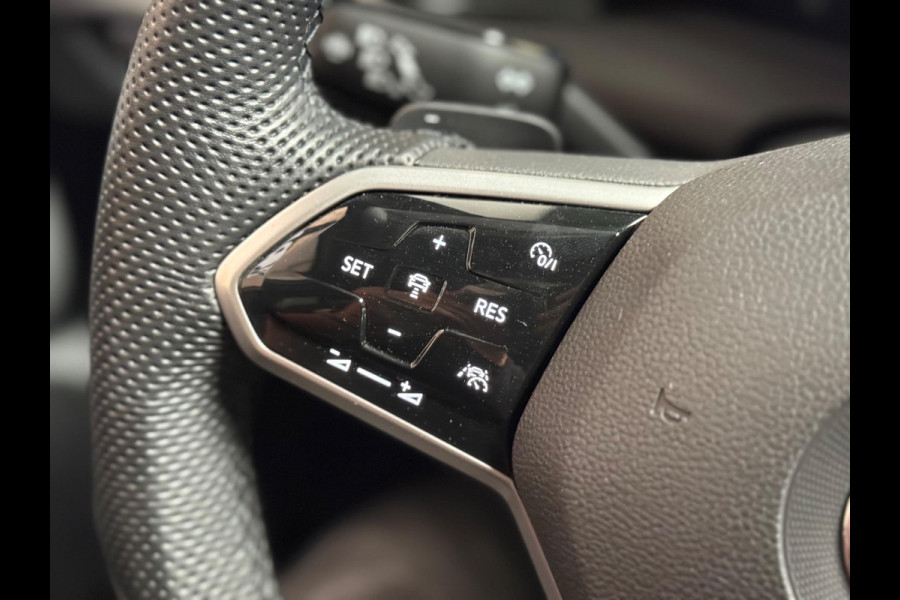 Volkswagen Golf 1.4 eHybrid GTE | Pano | IQ Light | HUD | Trekhaak | Keyless | sfeerverlichting