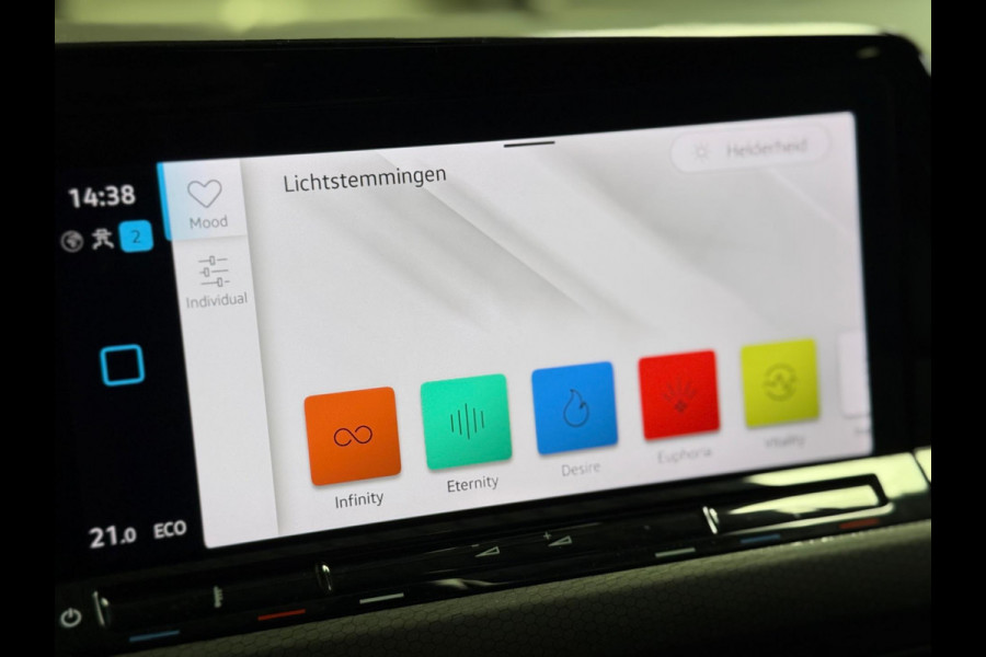 Volkswagen Golf 1.4 eHybrid GTE | Pano | IQ Light | HUD | Trekhaak | Keyless | sfeerverlichting