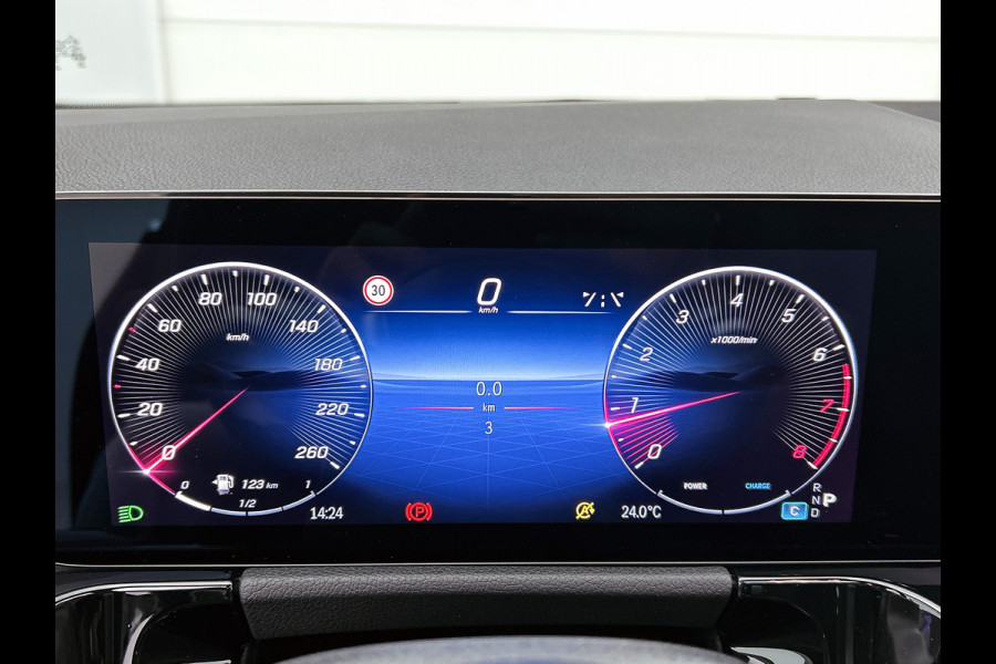 Mercedes-Benz GLA 180 Business Solution AMG | Trekhaak | Advanced Sound System | Multibeam LED | Panoramaschuifdak | Smartphone integratie | EASY PACK achterklep | Keyless-Go comfortpakket |