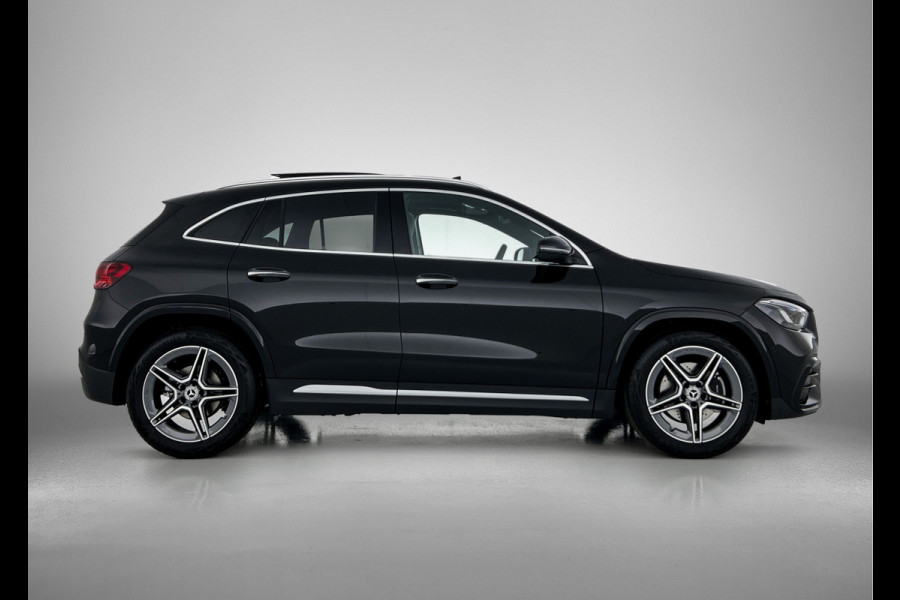 Mercedes-Benz GLA 180 Business Solution AMG | Trekhaak | Advanced Sound System | Multibeam LED | Panoramaschuifdak | Smartphone integratie | EASY PACK achterklep | Keyless-Go comfortpakket |