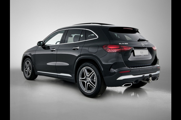 Mercedes-Benz GLA 180 Business Solution AMG | Trekhaak | Advanced Sound System | Multibeam LED | Panoramaschuifdak | Smartphone integratie | EASY PACK achterklep | Keyless-Go comfortpakket |