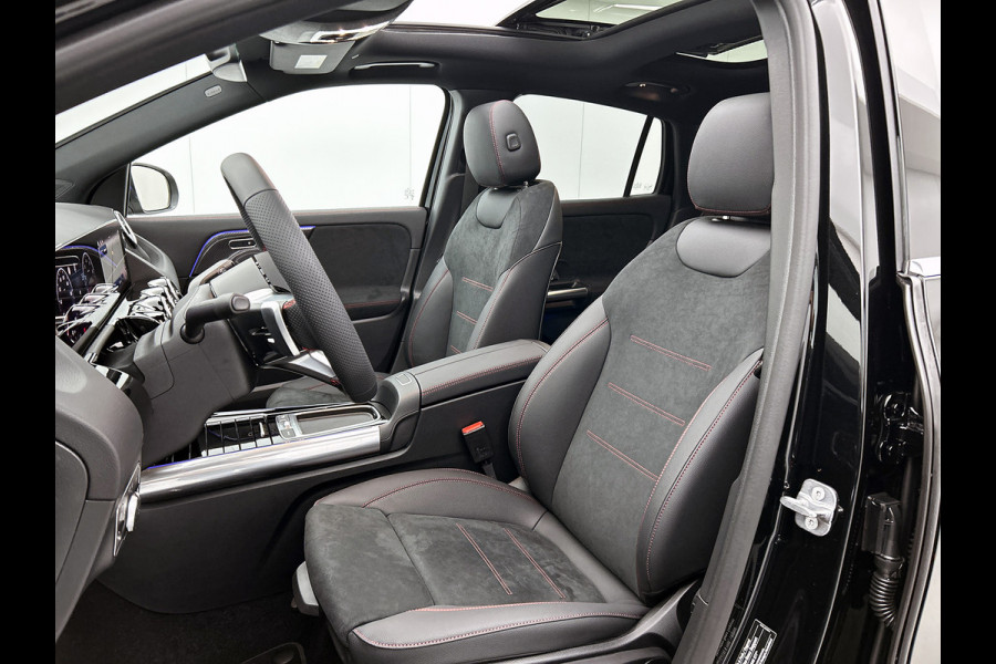 Mercedes-Benz GLA 180 Business Solution AMG | Trekhaak | Advanced Sound System | Multibeam LED | Panoramaschuifdak | Smartphone integratie | EASY PACK achterklep | Keyless-Go comfortpakket |