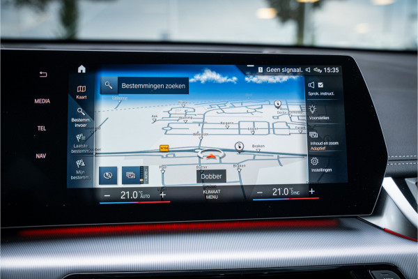 BMW X1 xDrive30e ** Panodak ** Innovation ** Driving Assistant NP 74K ** 1.800kg trekgewicht!