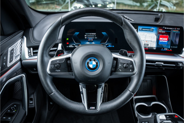 BMW X1 xDrive30e ** Panodak ** Innovation ** Driving Assistant NP 74K ** 1.800kg trekgewicht!