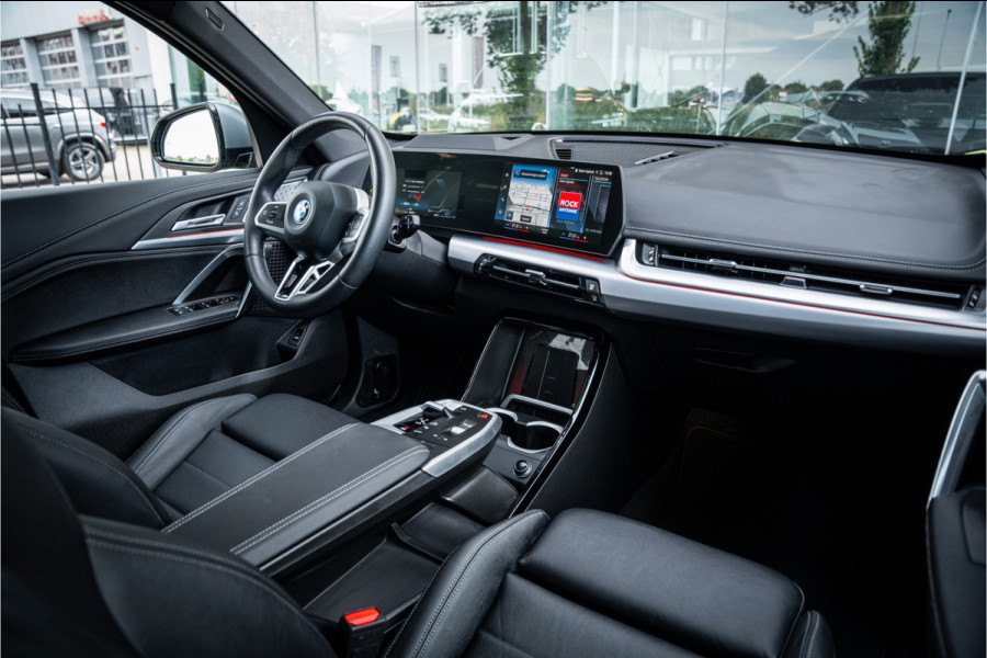 BMW X1 xDrive30e ** Panodak ** Innovation ** Driving Assistant NP 74K ** 1.800kg trekgewicht!