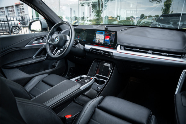 BMW X1 xDrive30e ** Panodak ** Innovation ** Driving Assistant NP 74K ** 1.800kg trekgewicht!