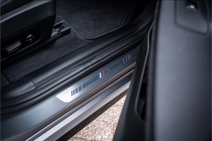 BMW X1 xDrive30e ** Panodak ** Innovation ** Driving Assistant NP 74K ** 1.800kg trekgewicht!