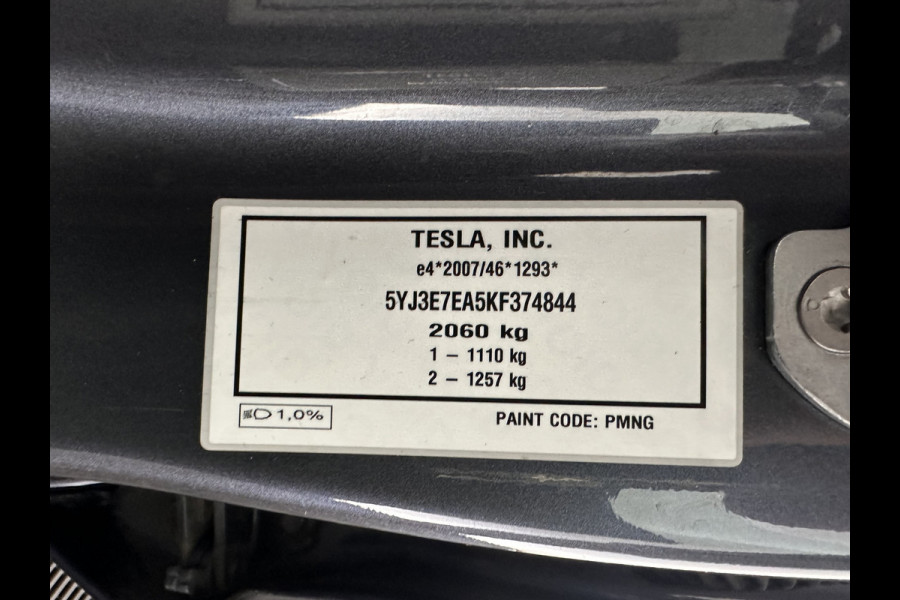 Tesla Model 3 Standard RWD Plus 60 kWh [ 3-Fase ] (INCL-BTW) Aut. *PANO | AUTO-PILOT | LUXURY-LEATHER | KEYLESS | FULL-LED | MEMORY-PACK | SURROUND-VIEW | DAB | CARPLAY | DIGI-COCKPIT | LANE-ASSIST | COMFORT-SEATS | 18"ALU*