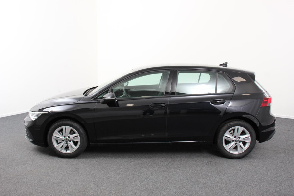 Volkswagen Golf 1.5 TSI 130pk Life Navigatie Climate control Camera Led Parkeer sensoren Virtuel Cockpit Stoel en Stuur verwarming