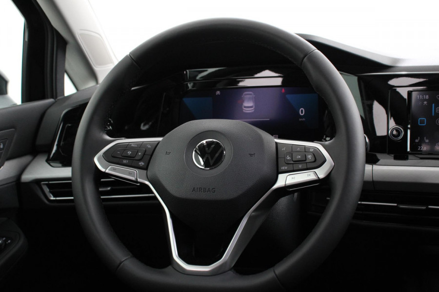 Volkswagen Golf 1.5 TSI 130pk Life Navigatie Climate control Camera Led Parkeer sensoren Virtuel Cockpit Stoel en Stuur verwarming